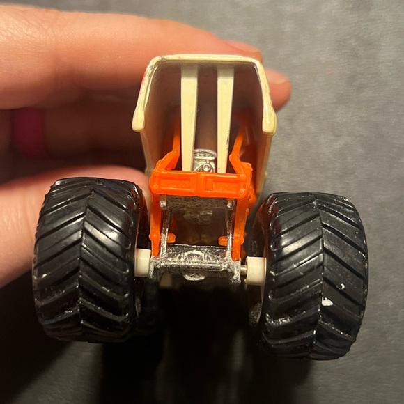 2003 HOT WHEELS MONSTER JAM 1:64 THE ERADICATOR (METAL BASE) - Picture 5 of 6